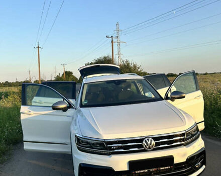 Белый Фольксваген Тигуан, объемом двигателя 2 л и пробегом 198 тыс. км за 41500 $, фото 8 на Automoto.ua