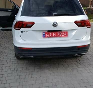 Белый Фольксваген Тигуан, объемом двигателя 2 л и пробегом 105 тыс. км за 19500 $, фото 2 на Automoto.ua