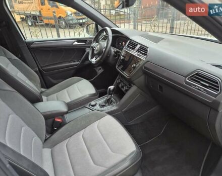 Білий Фольксваген Тігуан, об'ємом двигуна 2 л та пробігом 245 тис. км за 28900 $, фото 20 на Automoto.ua