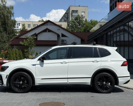 Білий Фольксваген Тігуан, об'ємом двигуна 2 л та пробігом 110 тис. км за 25999 $, фото 20 на Automoto.ua
