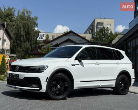 Білий Фольксваген Тігуан, об'ємом двигуна 2 л та пробігом 110 тис. км за 25999 $, фото 2 на Automoto.ua