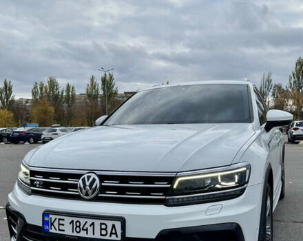Белый Фольксваген Тигуан, объемом двигателя 1.98 л и пробегом 54 тыс. км за 31500 $, фото 3 на Automoto.ua