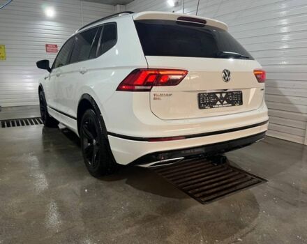 Белый Фольксваген Тигуан, объемом двигателя 2 л и пробегом 145 тыс. км за 24000 $, фото 3 на Automoto.ua