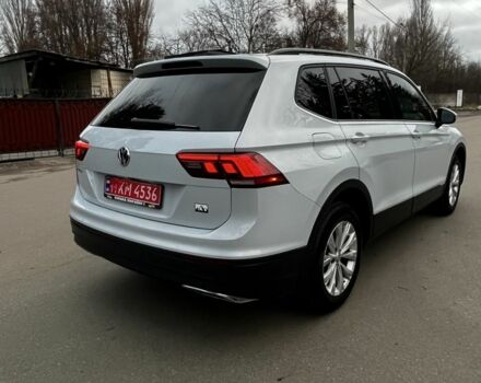 Білий Фольксваген Тігуан, об'ємом двигуна 2 л та пробігом 150 тис. км за 16800 $, фото 4 на Automoto.ua