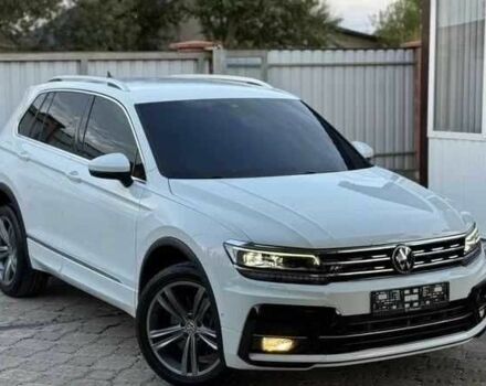Белый Фольксваген Тигуан, объемом двигателя 2 л и пробегом 90 тыс. км за 18000 $, фото 3 на Automoto.ua