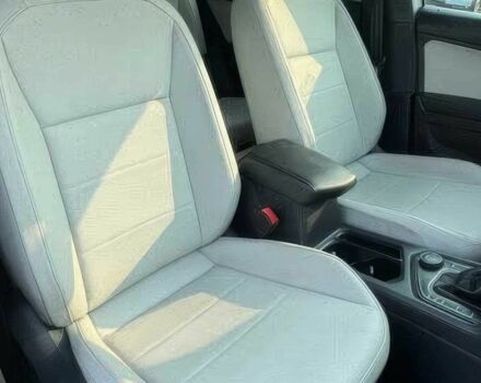 Белый Фольксваген Тигуан, объемом двигателя 2 л и пробегом 48 тыс. км за 5600 $, фото 7 на Automoto.ua