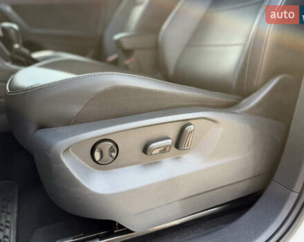 Білий Фольксваген Тігуан, об'ємом двигуна 2 л та пробігом 110 тис. км за 25999 $, фото 26 на Automoto.ua