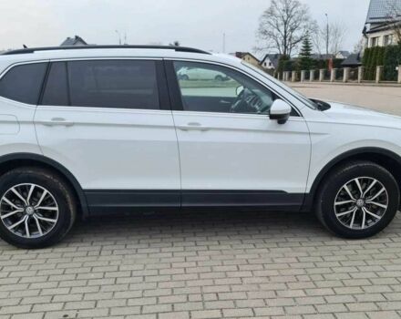 Белый Фольксваген Тигуан, объемом двигателя 2 л и пробегом 83 тыс. км за 10900 $, фото 7 на Automoto.ua