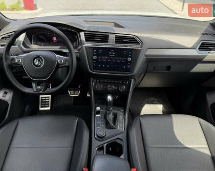 Білий Фольксваген Тігуан, об'ємом двигуна 2 л та пробігом 110 тис. км за 25999 $, фото 49 на Automoto.ua