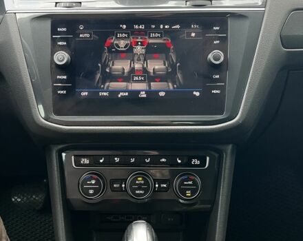 Білий Фольксваген Тігуан, об'ємом двигуна 2 л та пробігом 203 тис. км за 24500 $, фото 6 на Automoto.ua