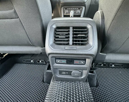 Белый Фольксваген Тигуан, объемом двигателя 2 л и пробегом 198 тыс. км за 41500 $, фото 26 на Automoto.ua