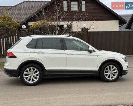 Белый Фольксваген Тигуан, объемом двигателя 2 л и пробегом 204 тыс. км за 23000 $, фото 23 на Automoto.ua