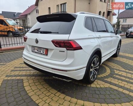 Білий Фольксваген Тігуан, об'ємом двигуна 2 л та пробігом 245 тис. км за 28900 $, фото 2 на Automoto.ua