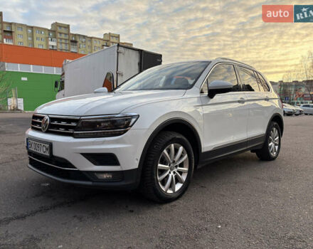 Белый Фольксваген Тигуан, объемом двигателя 1.97 л и пробегом 210 тыс. км за 27500 $, фото 2 на Automoto.ua