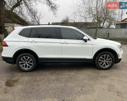 Белый Фольксваген Тигуан, объемом двигателя 2 л и пробегом 119 тыс. км за 20000 $, фото 3 на Automoto.ua
