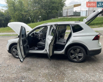 Білий Фольксваген Тігуан, об'ємом двигуна 1.98 л та пробігом 100 тис. км за 20500 $, фото 14 на Automoto.ua