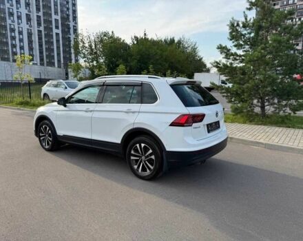 Белый Фольксваген Тигуан, объемом двигателя 2 л и пробегом 99 тыс. км за 17500 $, фото 7 на Automoto.ua