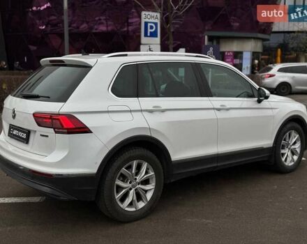 Белый Фольксваген Тигуан, объемом двигателя 1.97 л и пробегом 93 тыс. км за 31990 $, фото 6 на Automoto.ua