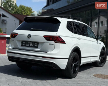 Білий Фольксваген Тігуан, об'ємом двигуна 2 л та пробігом 110 тис. км за 25999 $, фото 13 на Automoto.ua