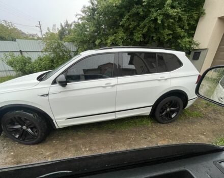 Белый Фольксваген Тигуан, объемом двигателя 2 л и пробегом 145 тыс. км за 24000 $, фото 1 на Automoto.ua