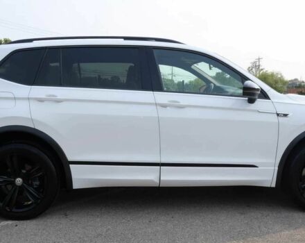 Белый Фольксваген Тигуан, объемом двигателя 2 л и пробегом 48 тыс. км за 5600 $, фото 6 на Automoto.ua