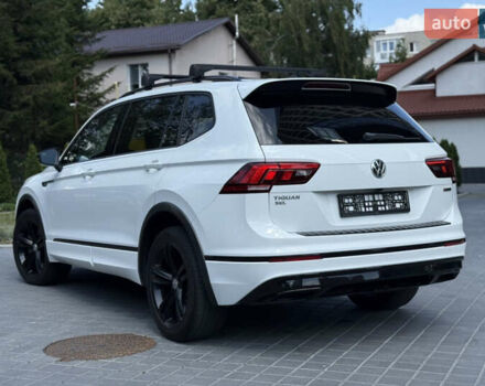 Білий Фольксваген Тігуан, об'ємом двигуна 2 л та пробігом 110 тис. км за 25999 $, фото 17 на Automoto.ua
