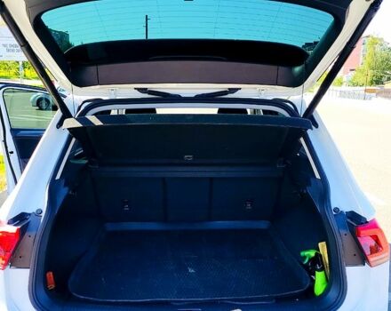 Белый Фольксваген Тигуан, объемом двигателя 2 л и пробегом 204 тыс. км за 27999 $, фото 1 на Automoto.ua