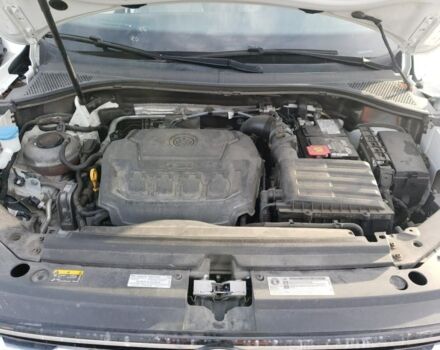 Білий Фольксваген Тігуан, об'ємом двигуна 2 л та пробігом 132 тис. км за 10950 $, фото 6 на Automoto.ua