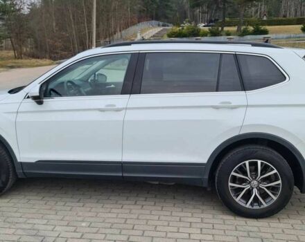 Белый Фольксваген Тигуан, объемом двигателя 2 л и пробегом 83 тыс. км за 10900 $, фото 4 на Automoto.ua