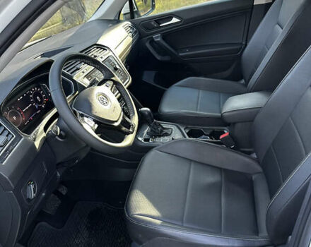 Белый Фольксваген Тигуан, объемом двигателя 1.98 л и пробегом 72 тыс. км за 23000 $, фото 5 на Automoto.ua