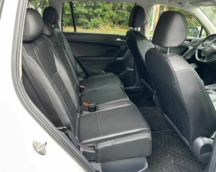 Белый Фольксваген Тигуан, объемом двигателя 2 л и пробегом 42 тыс. км за 6900 $, фото 8 на Automoto.ua