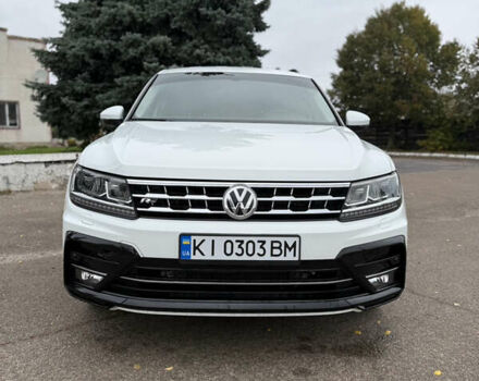 Белый Фольксваген Тигуан, объемом двигателя 2 л и пробегом 88 тыс. км за 25000 $, фото 1 на Automoto.ua
