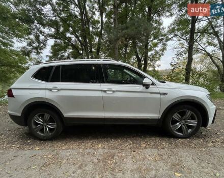 Белый Фольксваген Тигуан, объемом двигателя 1.98 л и пробегом 48 тыс. км за 23000 $, фото 3 на Automoto.ua