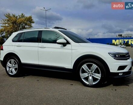 Білий Фольксваген Тігуан, об'ємом двигуна 2 л та пробігом 170 тис. км за 28500 $, фото 16 на Automoto.ua