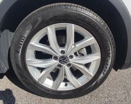 Белый Фольксваген Тигуан, объемом двигателя 1.97 л и пробегом 98 тыс. км за 30000 $, фото 36 на Automoto.ua