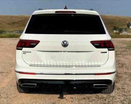 Белый Фольксваген Тигуан, объемом двигателя 2 л и пробегом 31 тыс. км за 12000 $, фото 3 на Automoto.ua