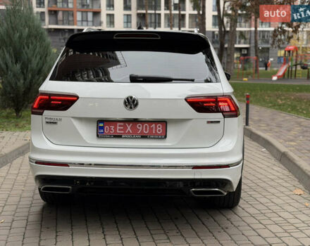 Белый Фольксваген Тигуан, объемом двигателя 2 л и пробегом 245 тыс. км за 28800 $, фото 8 на Automoto.ua