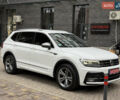 Белый Фольксваген Тигуан, объемом двигателя 2 л и пробегом 245 тыс. км за 28800 $, фото 4 на Automoto.ua