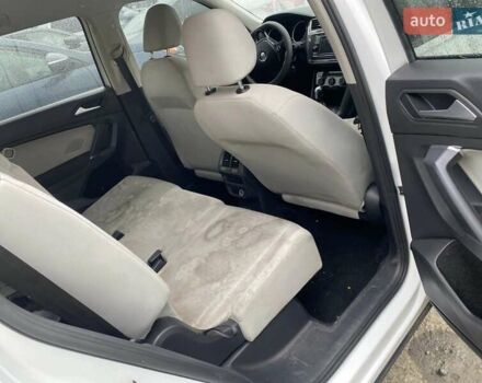 Білий Фольксваген Тігуан, об'ємом двигуна 2 л та пробігом 149 тис. км за 11300 $, фото 12 на Automoto.ua