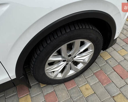 Білий Фольксваген Тігуан, об'ємом двигуна 1.97 л та пробігом 100 тис. км за 28500 $, фото 2 на Automoto.ua