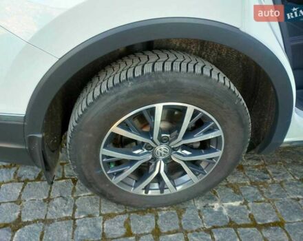 Белый Фольксваген Тигуан, объемом двигателя 2 л и пробегом 58 тыс. км за 22500 $, фото 19 на Automoto.ua