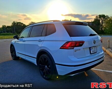 Белый Фольксваген Тигуан, объемом двигателя 2 л и пробегом 58 тыс. км за 24000 $, фото 3 на Automoto.ua