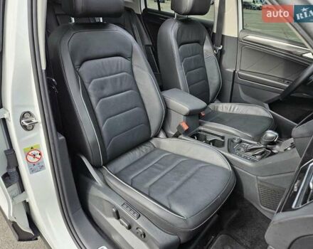 Білий Фольксваген Тігуан, об'ємом двигуна 2 л та пробігом 170 тис. км за 28500 $, фото 35 на Automoto.ua