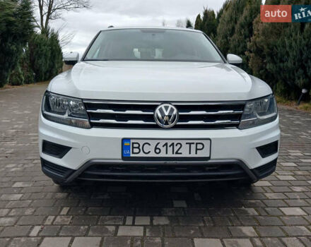Белый Фольксваген Тигуан, объемом двигателя 2 л и пробегом 143 тыс. км за 17850 $, фото 2 на Automoto.ua