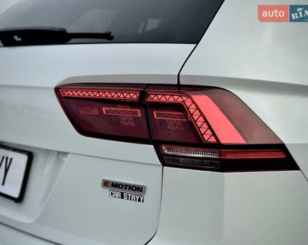 Білий Фольксваген Тігуан, об'ємом двигуна 2 л та пробігом 186 тис. км за 29999 $, фото 29 на Automoto.ua