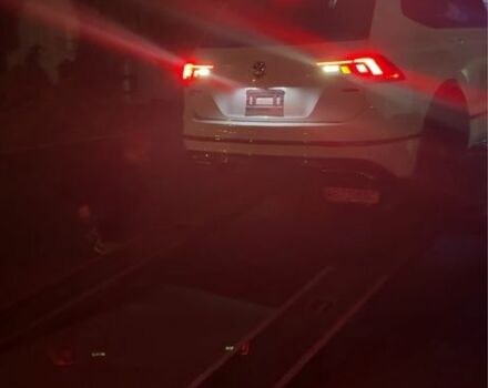 Білий Фольксваген Тігуан, об'ємом двигуна 2 л та пробігом 98 тис. км за 22000 $, фото 3 на Automoto.ua