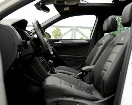 Белый Фольксваген Тигуан, объемом двигателя 2 л и пробегом 53 тыс. км за 13000 $, фото 3 на Automoto.ua