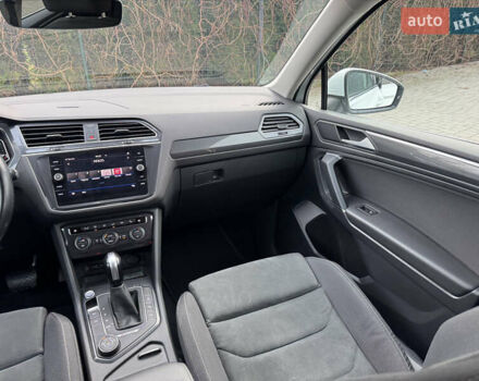 Білий Фольксваген Тігуан, об'ємом двигуна 2 л та пробігом 186 тис. км за 29999 $, фото 40 на Automoto.ua