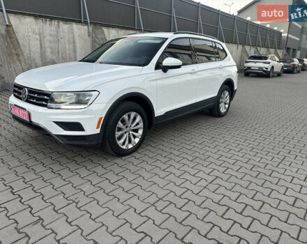 Білий Фольксваген Тігуан, об'ємом двигуна 1.98 л та пробігом 227 тис. км за 15999 $, фото 2 на Automoto.ua