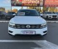 Белый Фольксваген Тигуан, объемом двигателя 2 л и пробегом 153 тыс. км за 18900 $, фото 1 на Automoto.ua